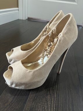 Wild Diva Beige Peep-Toe Platform Heels with Gold Chain